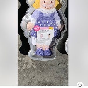 Wilton Retired Cake Pan Storybook Doll Girl